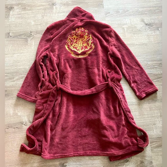Pottery Barn Teen Gryffindor Burgundy Red plush Velour Robe One Size crest on no - Picture 1 of 5
